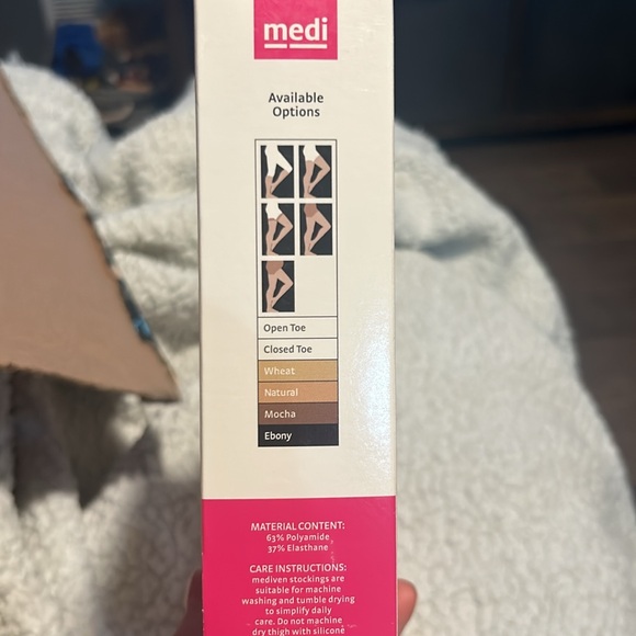 Mediven 47705 Compression thigh w/topband 20-30 mmHg Natural V open toe - Picture 4 of 6